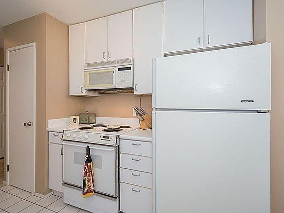 3rd image of 1255 S Maple Rd APT 102