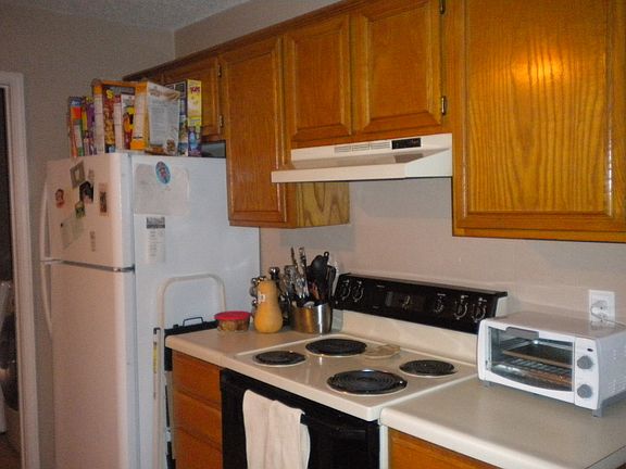 3rd image of 1352 N Caddo Ave