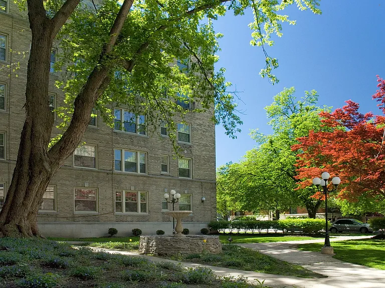 Elliott Apartments — Photo 17