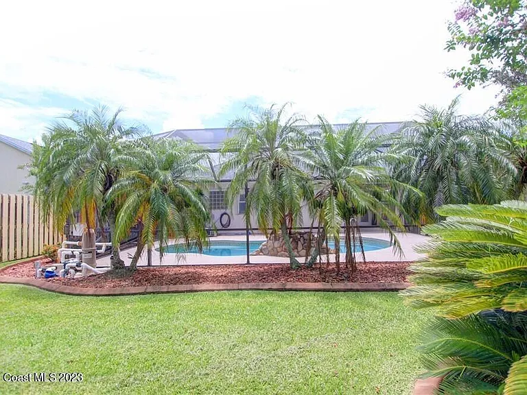 1648 Kestrel Ct — Photo 33