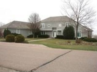 67 Ponderosa Dr, Grand Island, NE 68803