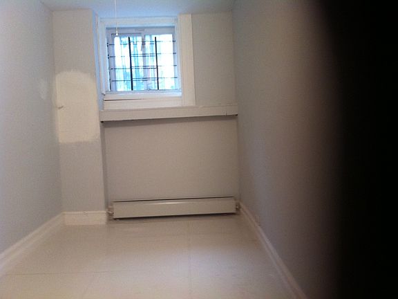 4th image of 4007 Carpenter Ave