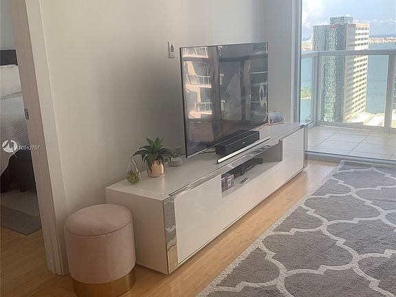3rd image of 1050 Brickell Ave APT 3304