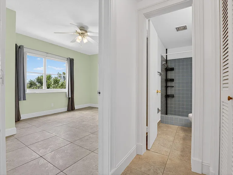 941 Crystal Lake Dr #302 — Photo 20