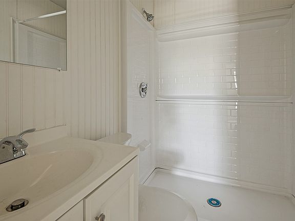 5th image of 661 W Millett Dr