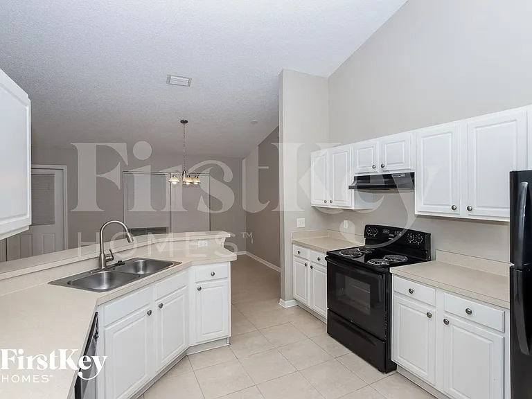 2655 San Filippo Dr SE — Photo 6