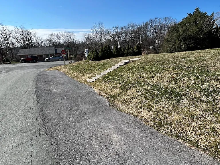 101 Donna Cir — Photo 10