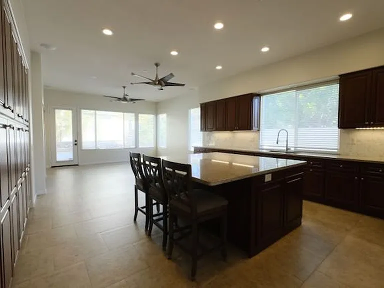 701 Loma Adria — Photo 16