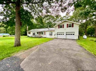 20 Juniper Ln, Saugerties, NY 12477