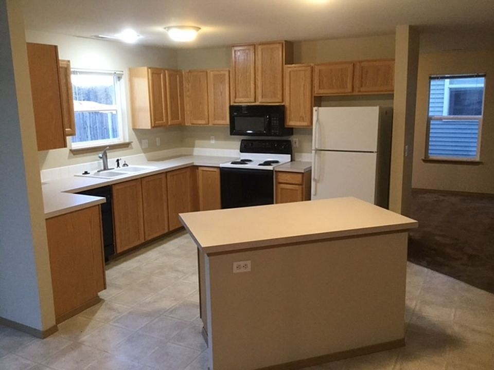 2nd image of 10509 192nd Street Ct E #0