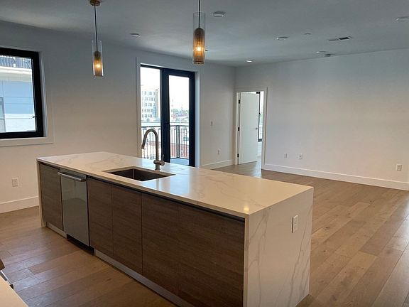 5th image of 30 Penniman Rd #405