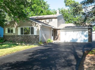 9106 Arthur St, Crystal Lake, IL 60014