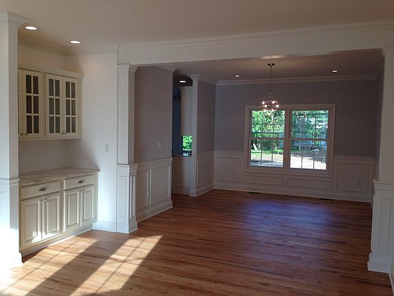 4th image of 59 Southwood Cir