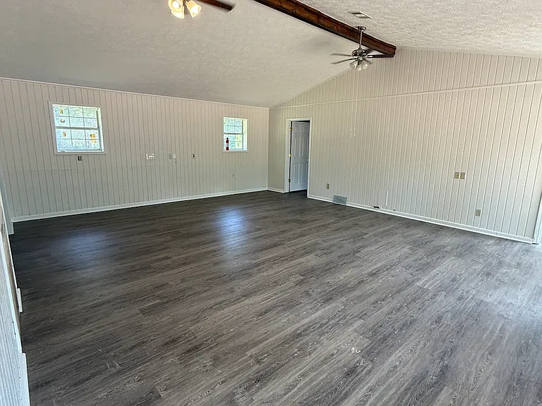 53 Park Ln — Photo 2