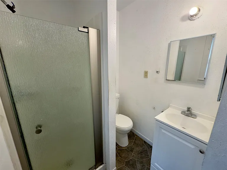 306 E Bowie St — Photo 20