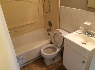 8953 Duwayne Ave APT 4, Circle Pines, MN 55014