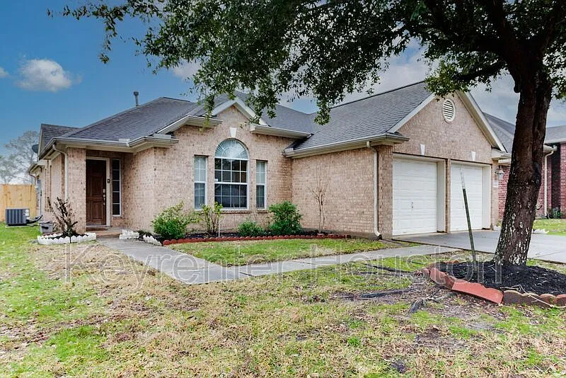 3 bed, 2.0 bath, 1540 sqft, $1,850 — Photo 2