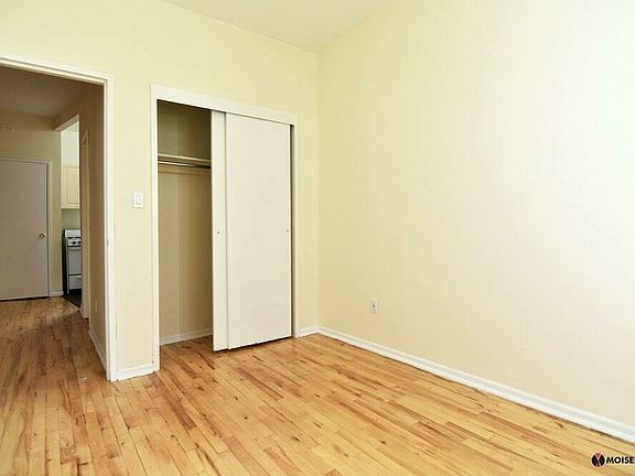 5th image of 315 E 95th St APT 2e