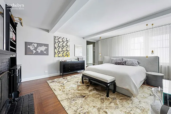 Sold by Sotheby's International Realty | media 9