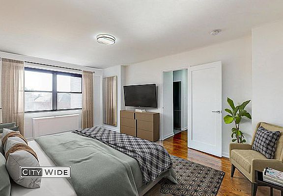 3rd image of 145 E 16th St APT 10D