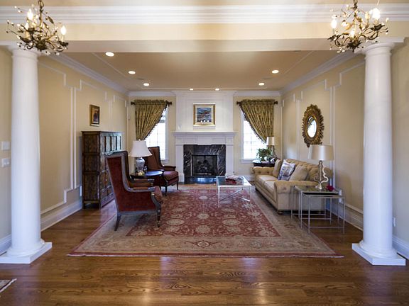 3rd image of 44 Rosewood Dr