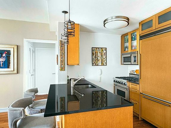 4th image of 200 W End Ave APT 12E