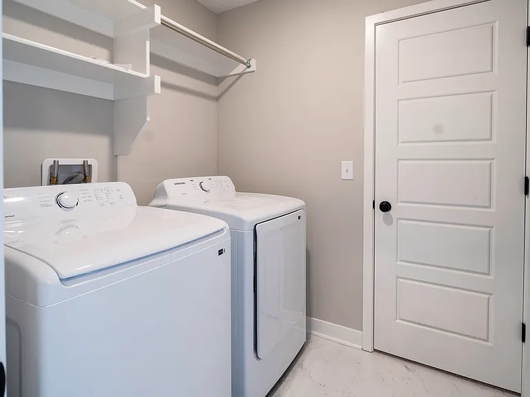 3721 SW Clayton Pl — Photo 16