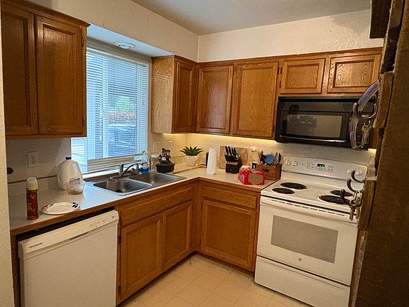2nd image of 310 NE Terry Ln Unit 2C