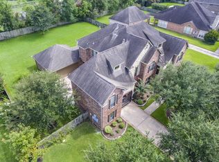 324 Northcliff Ridge Ln, Friendswood, TX 77546