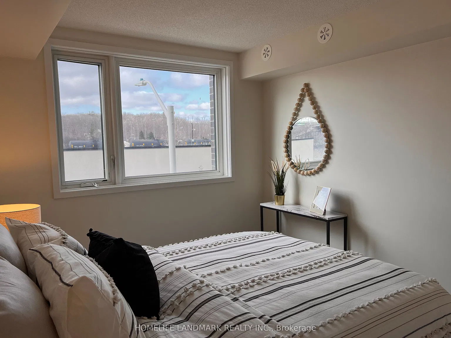 2 bed, $2,400 — Photo 4