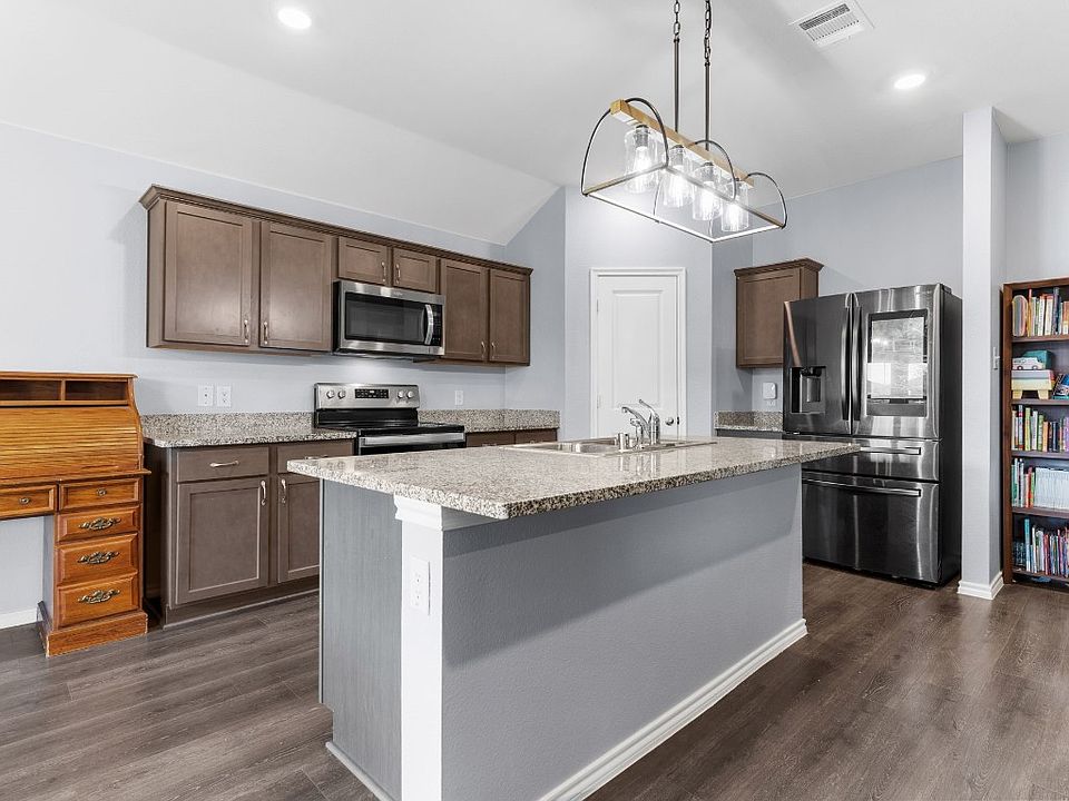 1st image of 120 Stovall Ln
