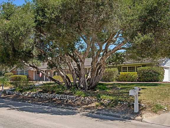 3rd image of 2930 Chandler Dr