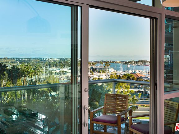 4th image of 13700 Marina Pointe Dr Unit 829