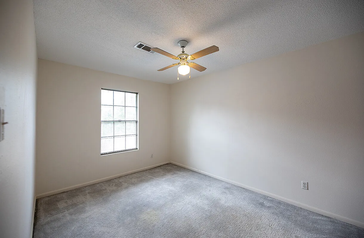 2 bed, 1.5 bath, 1000 sqft, $995 — Photo 4