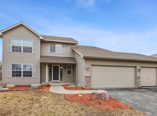 130 Pheasant Ridge Dr, Carver, MN 55315