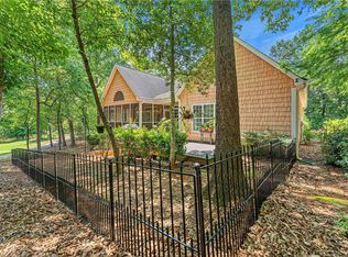 621 Chickasaw Dr, Westminster, SC 29693