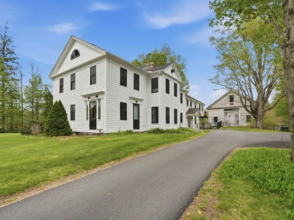 26 Main St, Hubbardston, MA 01452