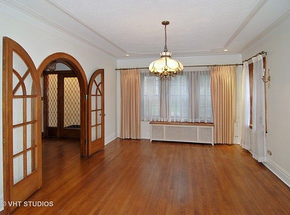 5th image of 1032 Columbian Ave