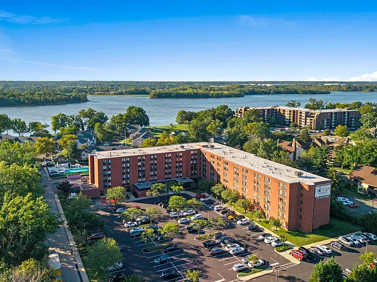 Waters Pointe