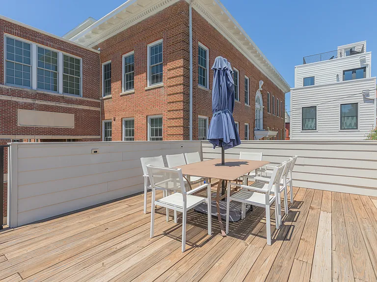 901 D St NE #1 — Photo 2