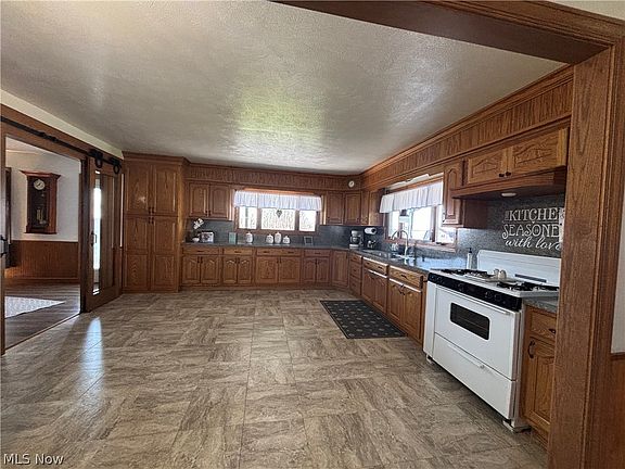 3rd image of 11364 Brosius Rd