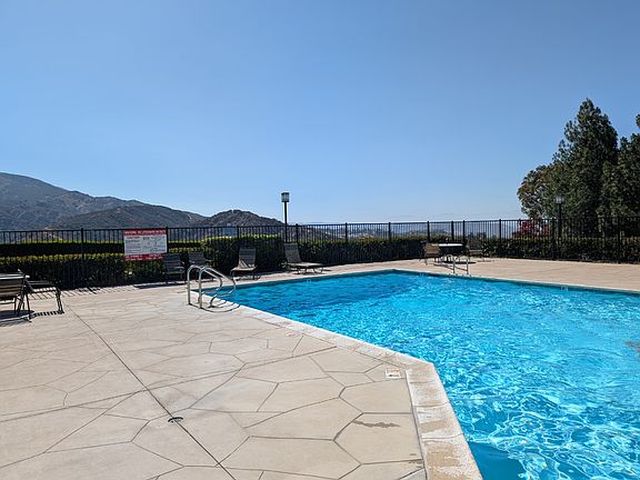 2nd image of 2548 Avenida Del Vis APT 102