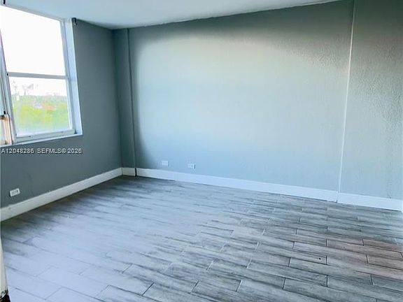 3rd image of 3660 NE 166th St APT 607