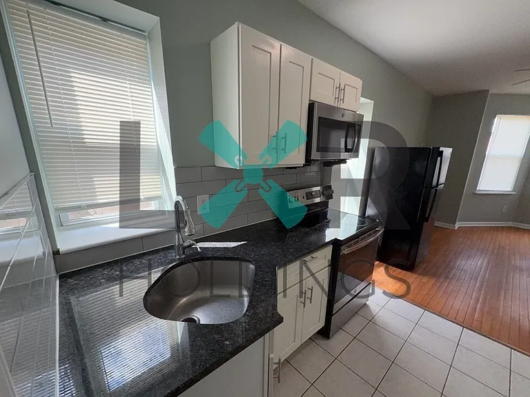 1822 W Erie Ave — Photo 3