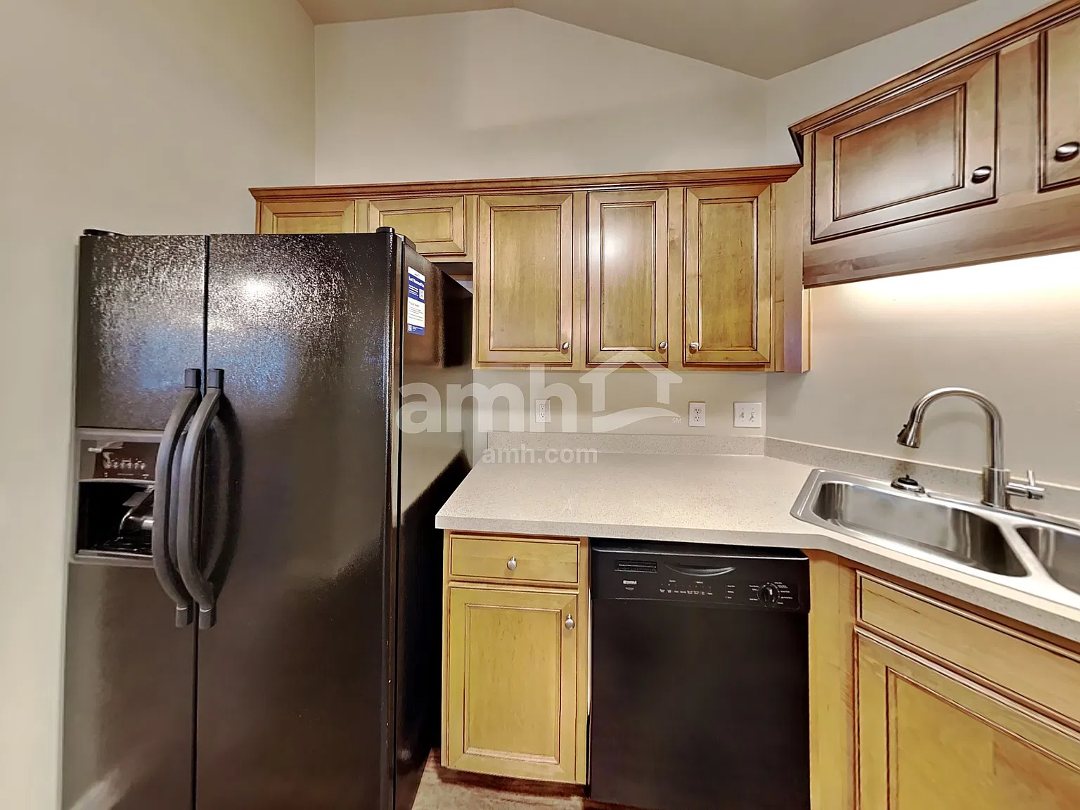 3 bed, 2.0 bath, 1553 sqft, $2,140 — Photo 3