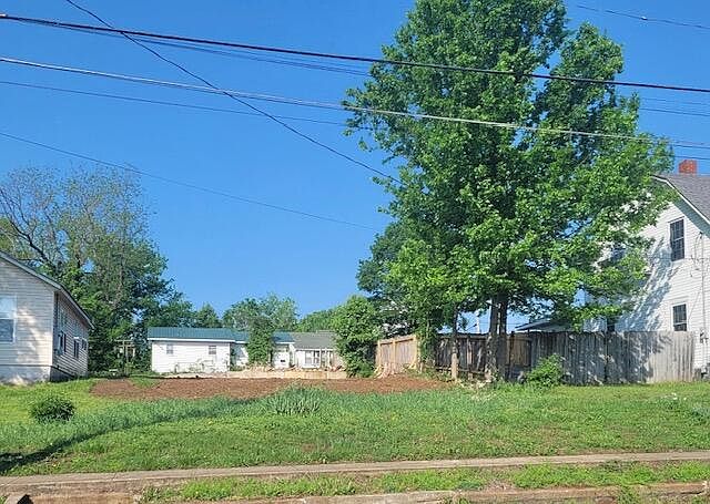 1st image of 208 S 6th Street