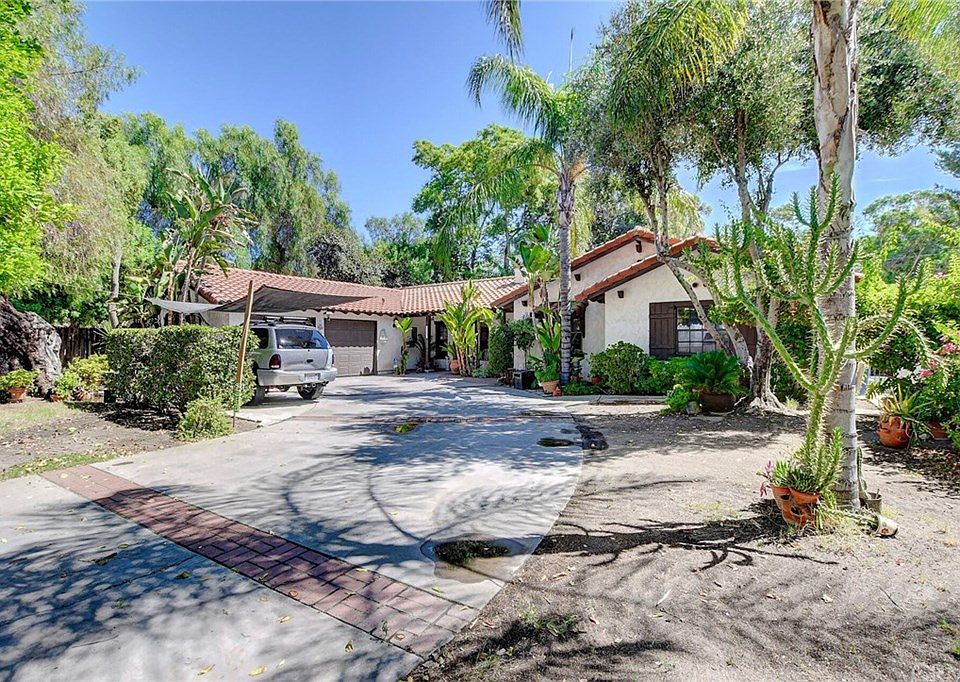 1st image of 2917 N Fremontia Dr