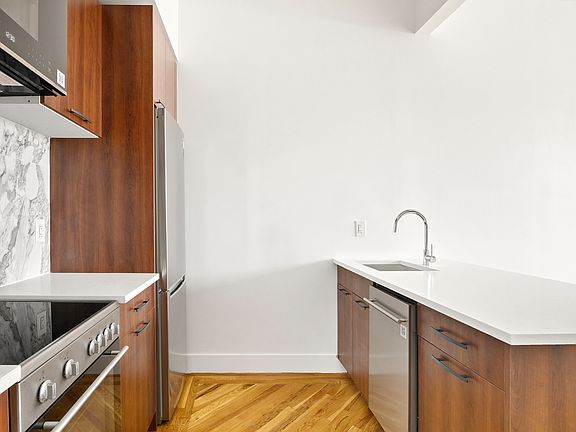2nd image of 1106 Gates Ave #5A