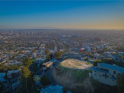 8561 Hillside Ave, Los Angeles, CA, 90069