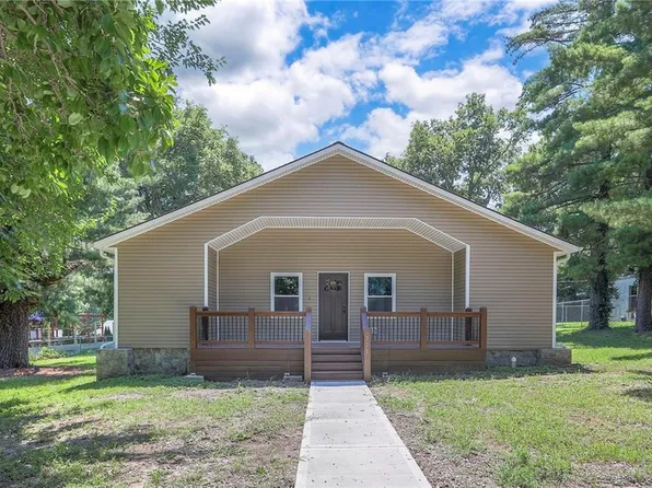 735 E Devon St, Independence, MO 64055